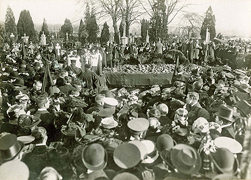 Beisetzung der verunglückten Bergleute am 16. November 1908