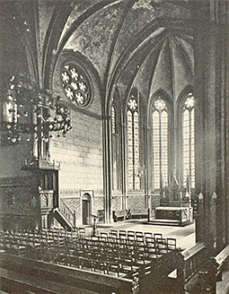 Innenansicht der Pauluskirche mit Kanzel, Altar und Chorraum, um 1930