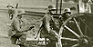 Soldaten an einem Geschütz im 2. Weltkrieg