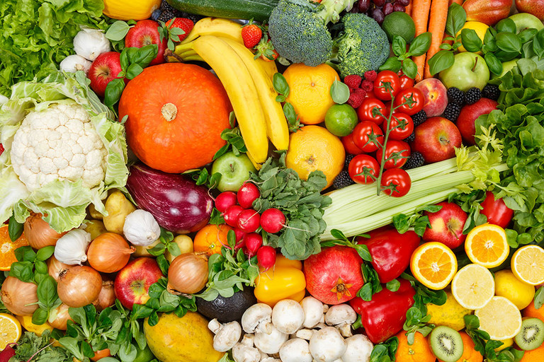 Obst- und Gem&uuml;sesammlung: &Auml;pfel, Orangen, Tomaten, Obst- und Gem&uuml;sehintergr&uuml;nde
