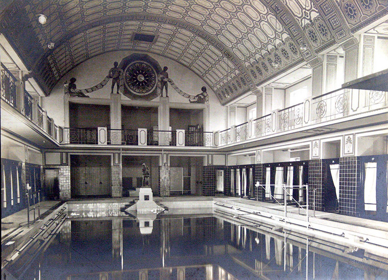Innenansicht des Stadtbades kurz nach der Eröffnung, 1913 Historische Innenansicht des Stadtbades Hamm von 1913