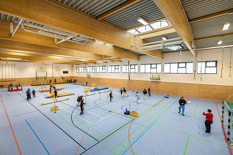 Innenaufnahme der Turnhalle der Arnold-Freymuth-Gesamtschule Hamm