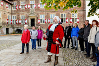 Stadtführung auf Schloss Oberwerries mit der Figur des Friedrich Christian von Beverförde zu Werries