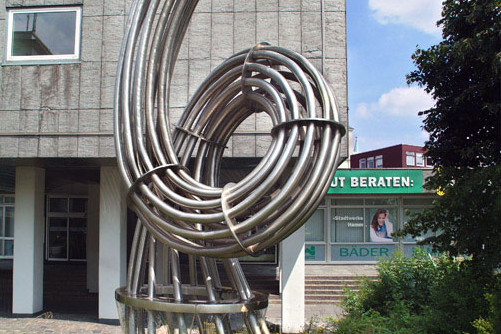 Brunnen mit Skulptur am Stadtwerkehaus, S&uuml;dring