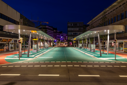 Bild zeigt Westentor bei Nacht