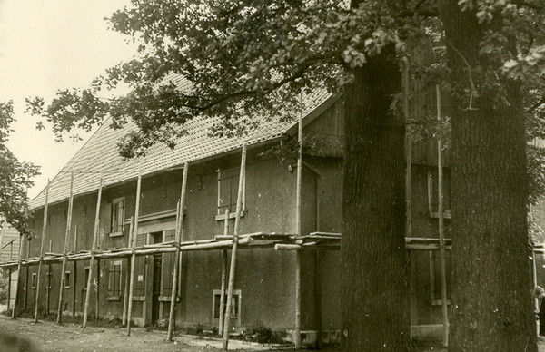 Restaurierung des Hauptgebäudes von Hof Brockmann 1954