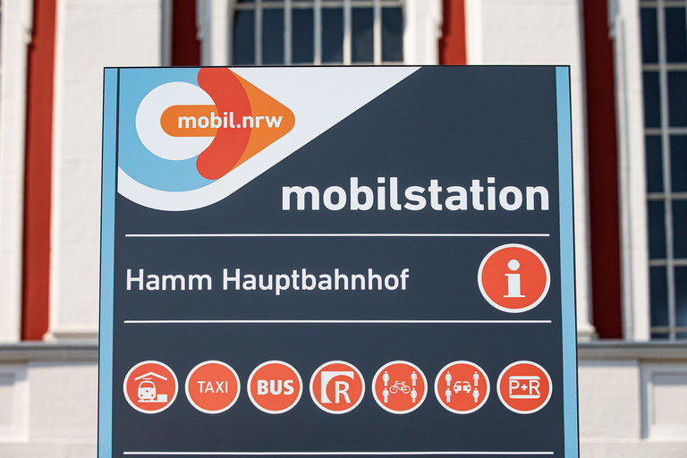 Schild f&uuml;r Mobilstation am Hauptbahnhof