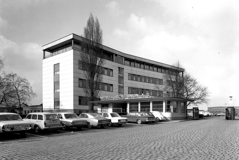 Verwaltungsgebäude und Werkseingang der Westfälischen Union, 1970er-Jahre 