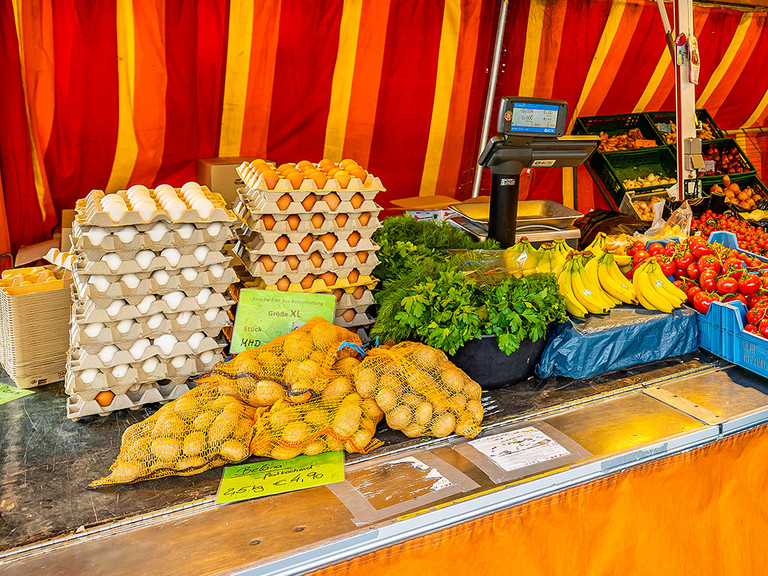 Eier von Viertmann's Obst- und Gem&uuml;sebau auf dem Wochenmarkt an der Pauluskirche