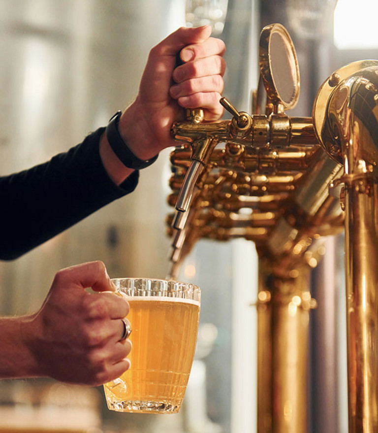 Bier wird gezapft