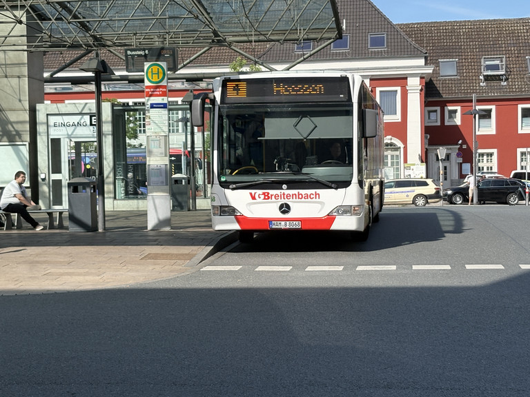 Bus der Firma Breitenbach am Hauptbahnhof Hamm