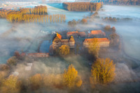 Luftbild: Schloss Oberwerries im Nebel