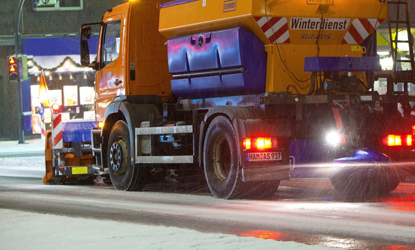 Winterdienst 2 Winterdienst im Nachteinsatz