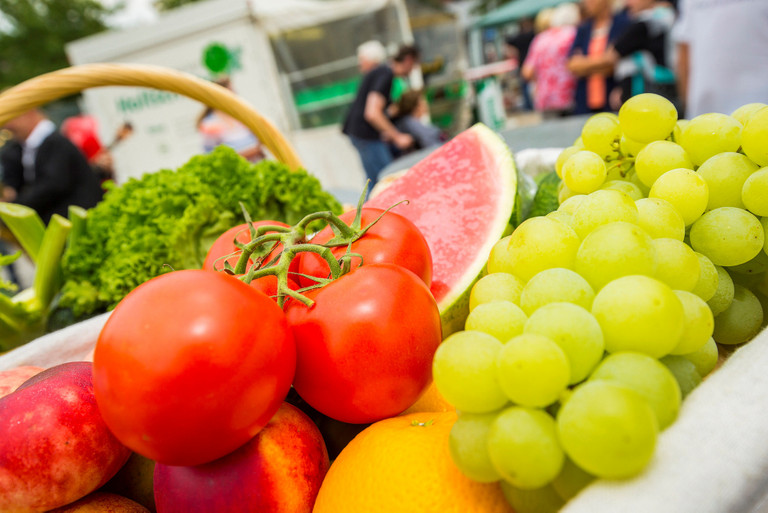 Obst und Gem&uuml;se auf dem Wochenmarkt