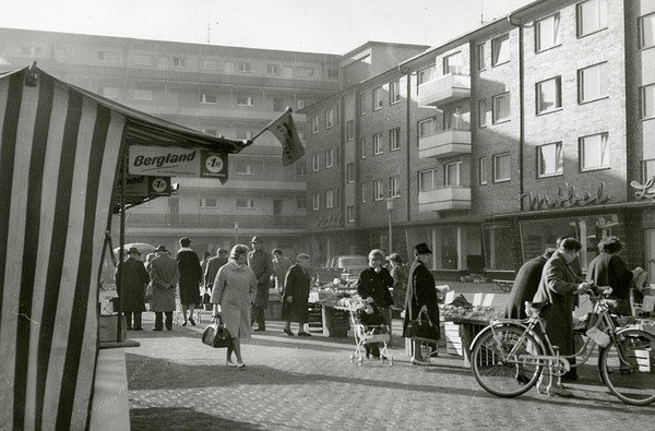 Wochenmarkt in Heessen, um 1965