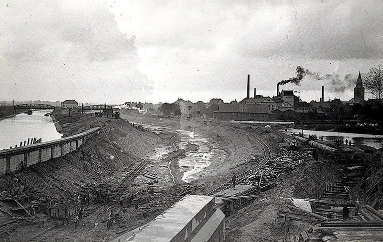 Baustelle des Lippe-Seitenkanals (heute Datteln-Hamm-Kanal) am 14. Mai 1914, gesehen von der Eisenbahnbrücke nach Osten