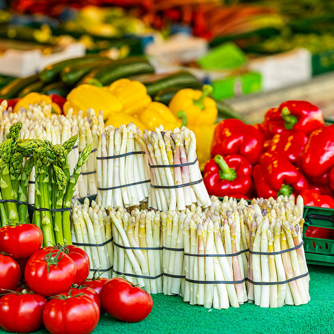 Gem&uuml;se von Viertmann's Obst- und Gem&uuml;sebau auf dem Wochenmarkt an der Pauluskirche