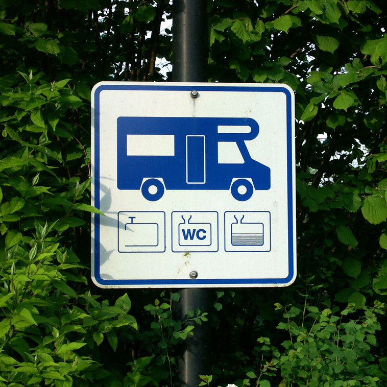 Schild für Wohnmobil-Stellplatz