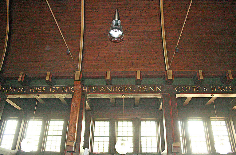 Balkeninschrift in der Johanneskirche