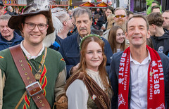 Bördekönigin und Jägerken sowie Bürgermeister Marcus Schiffer der Stadt Soest