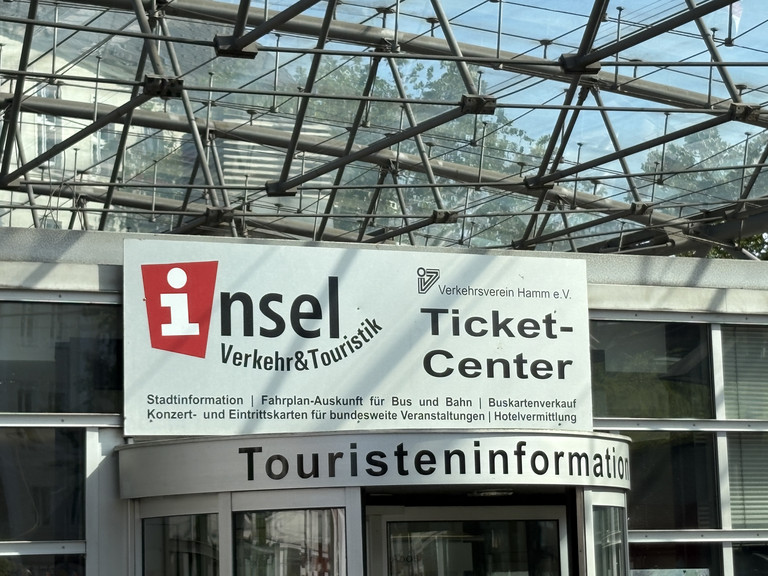 Eingang der Insel am Hauptbahnhof