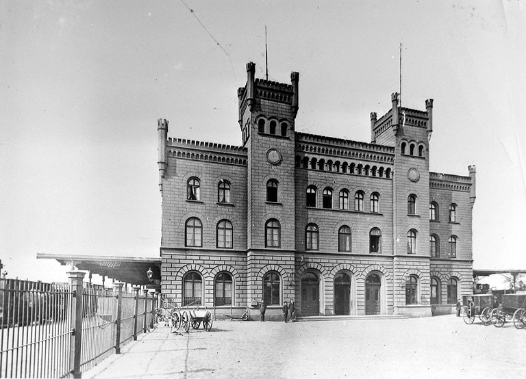 Bahnhof Hamm (Westf.), Empfangsgeb&auml;ude, S&uuml;dseite, um 1890