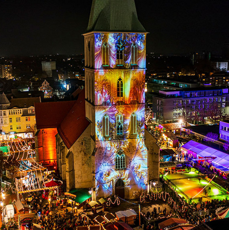 Video-Mapping an der Pauluskirche anlässlich des Weihnachtsmarktes