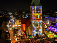 Video-Mapping an der Pauluskirche anlässlich des Weihnachtsmarktes