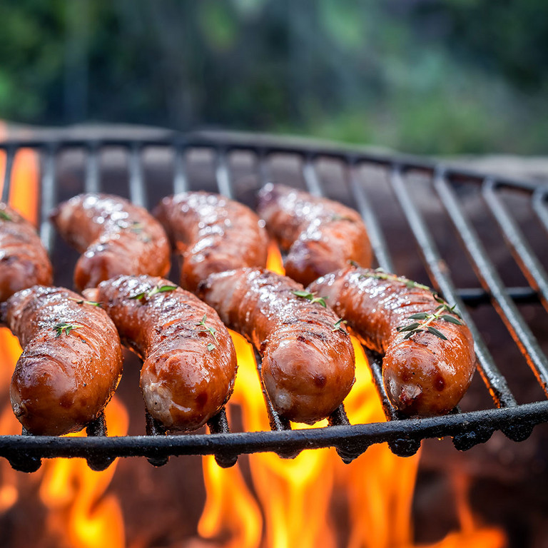 Pikante Wurst vom Grill mit Kr&auml;utern und Gew&uuml;rzen