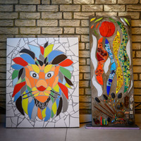 Löwe und Betonmosaik 