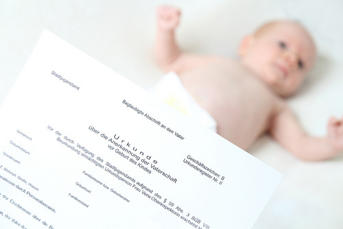 Eine Urkunde über die Anerkennung der Vaterschaft vor der Geburt des Kindes