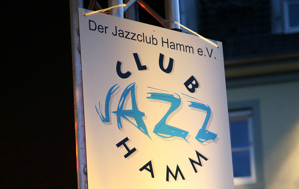 Werbetafel des Jazzclub Hamm e. V. mit Isenbeckwerbung bei "Hamm Kulinarisch 2006"