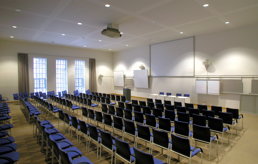 Innenansicht Vortragssaal in der Alfred-Fischer-Halle