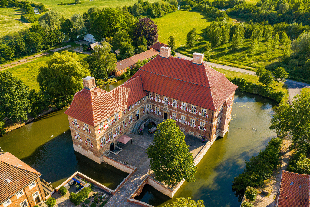 Drohnenaufnahme von Schloss Oberwerries