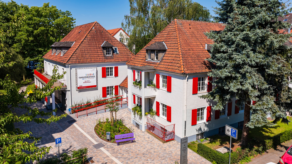 Au&szlig;enansicht des Familienrathauses