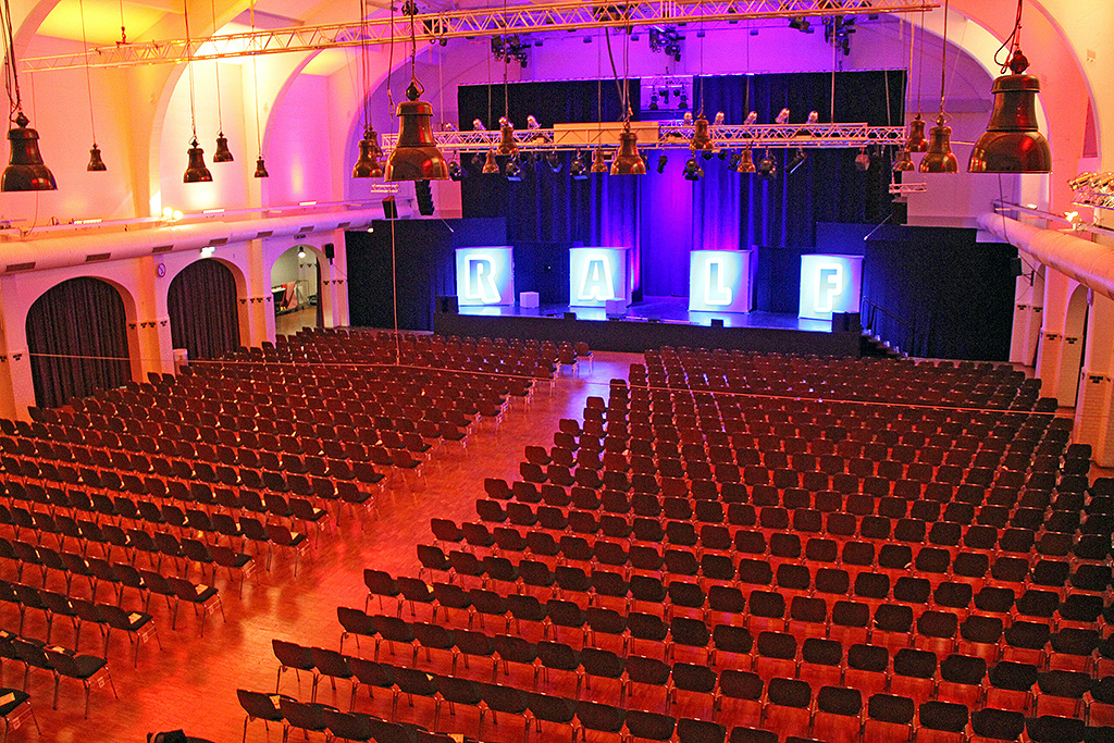 Konzertbestuhlung im Festsaal des Maximilianparks Konzertbestuhlung im Festsaal des Maximilianparks