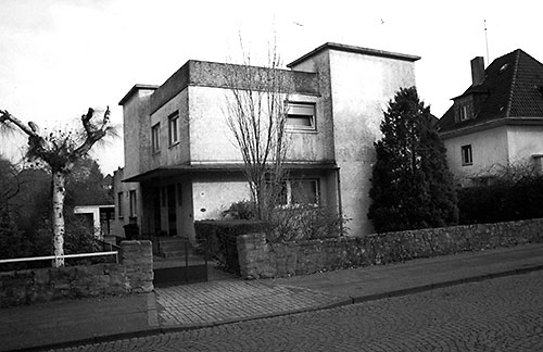 Das 1931 vom Hammer Büro Oldemeier & Mattern entworfene und 1932 für das Ehepaar Oldemeier errichtete Wohnhaus Elchstraße 2, 1990