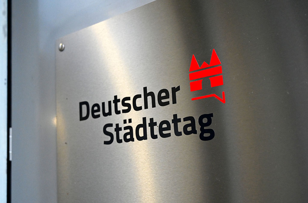 Schild mit Logo Deutscher Städtetag