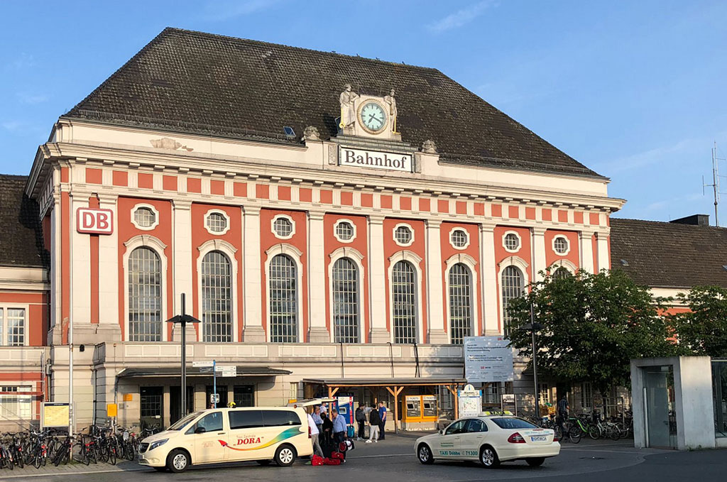 Historische Außenaufnahme des Bahnhofs