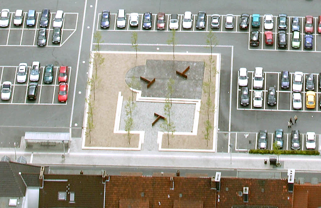 Luftbild des Santa-Monica-Platzes mit dem Synagogendenkmal 
