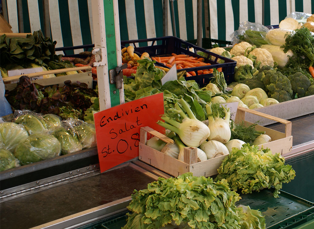 Sortiment von Kraienhemke auf dem Wochenmarkt