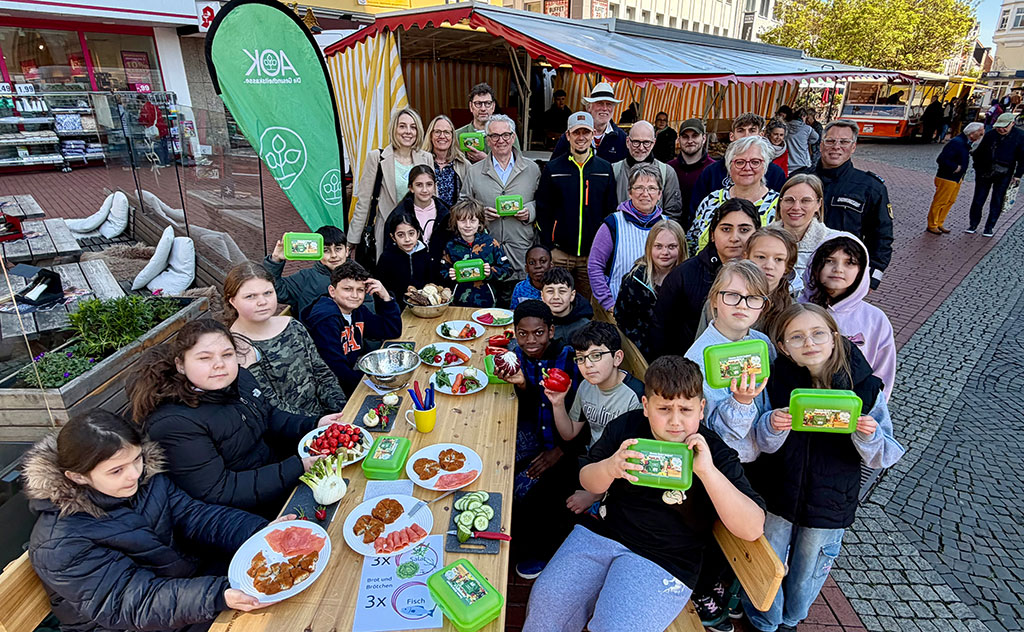 Viertkl&auml;ssler von Hammer Grundschulen beim "Gesunden Marktfr&uuml;hst&uuml;ck"
