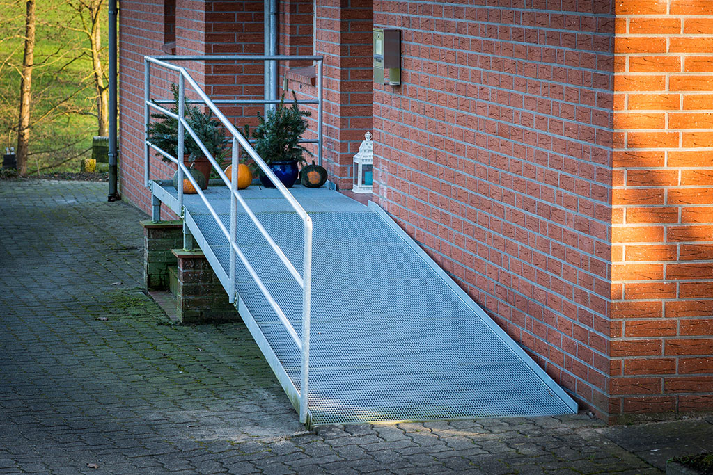 Rollstuhlrampe am Haus, Eingang Rollstuhlrampe am Haus, Eingang