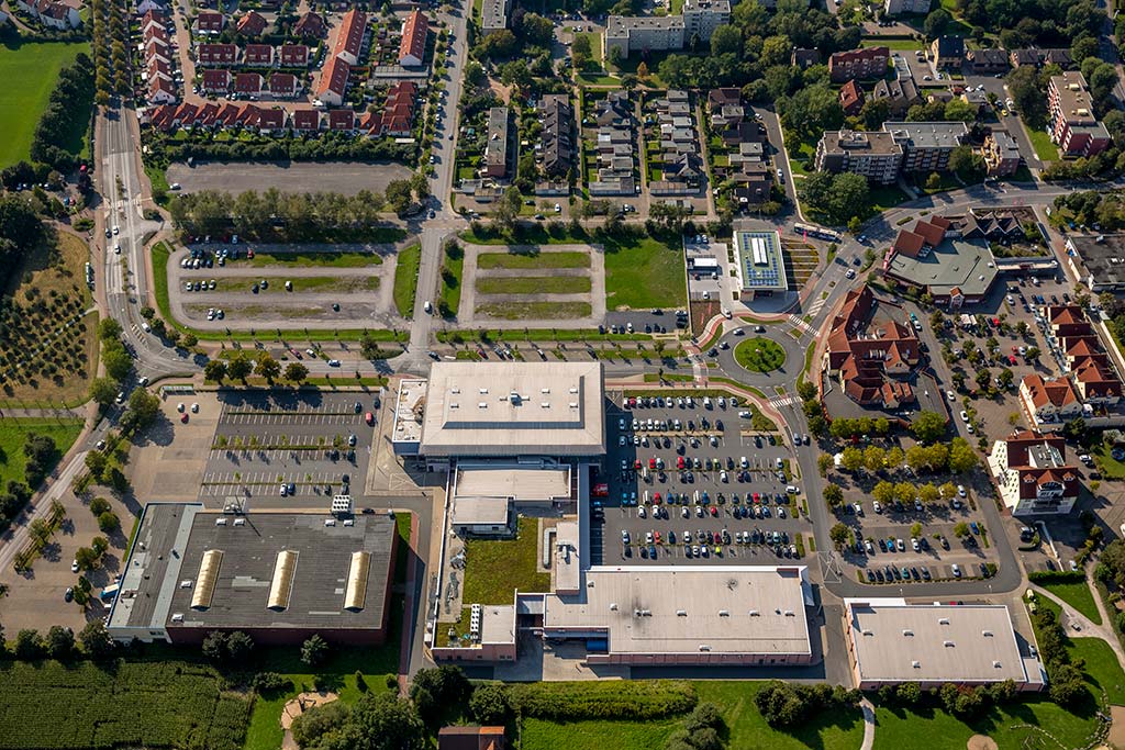 Luftbild von Eishalle und Westpress Arena