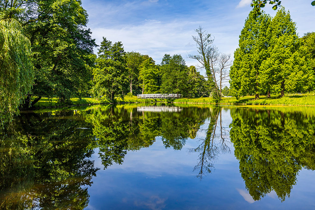 Kurparkteich mit Brücke
