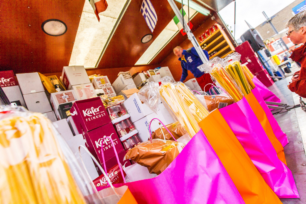 Ein Marktschreier auf dem Hamburger Fischmarkt Ein Marktschreier auf dem Hamburger Fischmarkt
