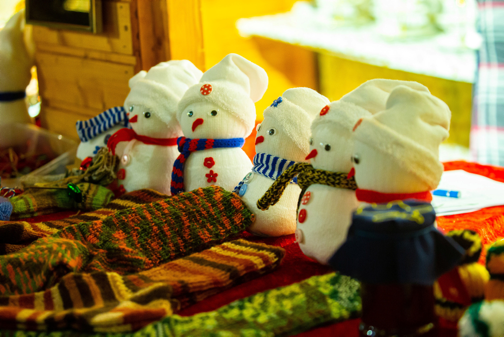 Verkaufsstand auf dem Weihnachtsmarkt Verkaufsstand auf dem Weihnachtsmarkt