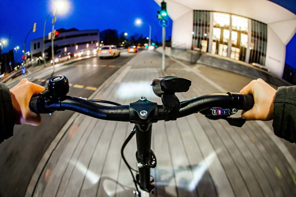 Blick auf die Musikschule aus der Sicht eines Radfahrers